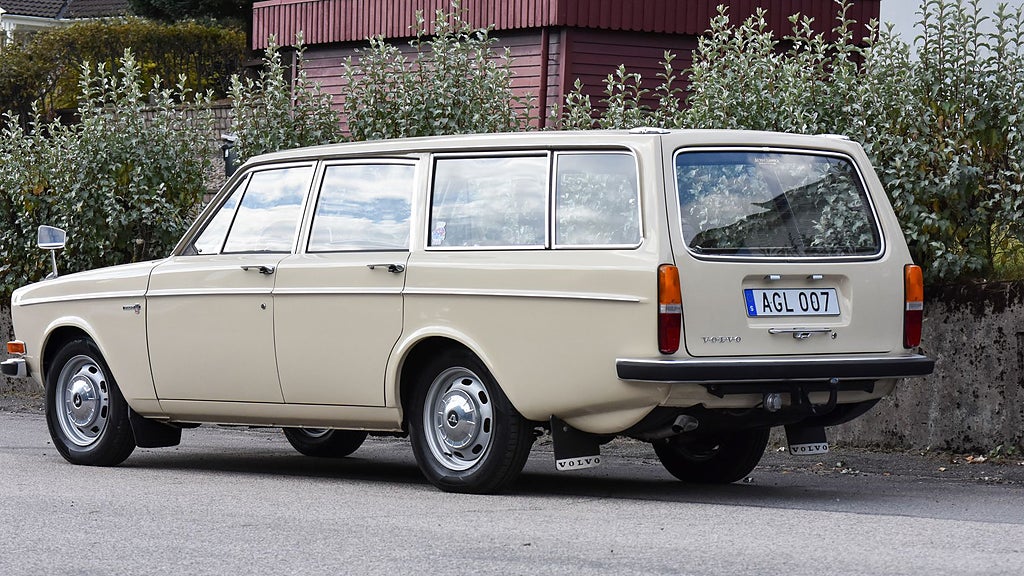 Volvo 145 Sport T28 B18B har renoverats till toppskick. Foto: Bilweb Auctions