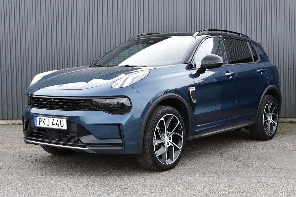Lynk & Co 01 PHEV / 360 / Panorama / Navigation / Infinity 
