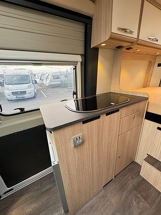 Husbil-halvintegrerad Pössl  ROADCAR 540 AUTOMAT 7 av 19