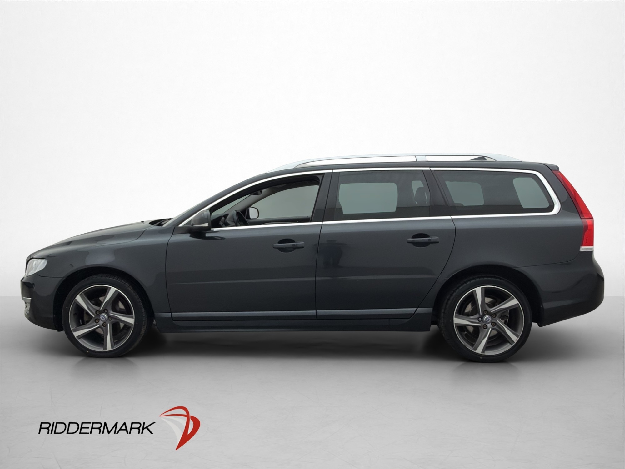 Volvo V70 2016, photo 5/10