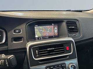 Volvo S60 D3 Momentum S&V-hjul/keyless/Dvärm/Psens/Rattvärm/Fart