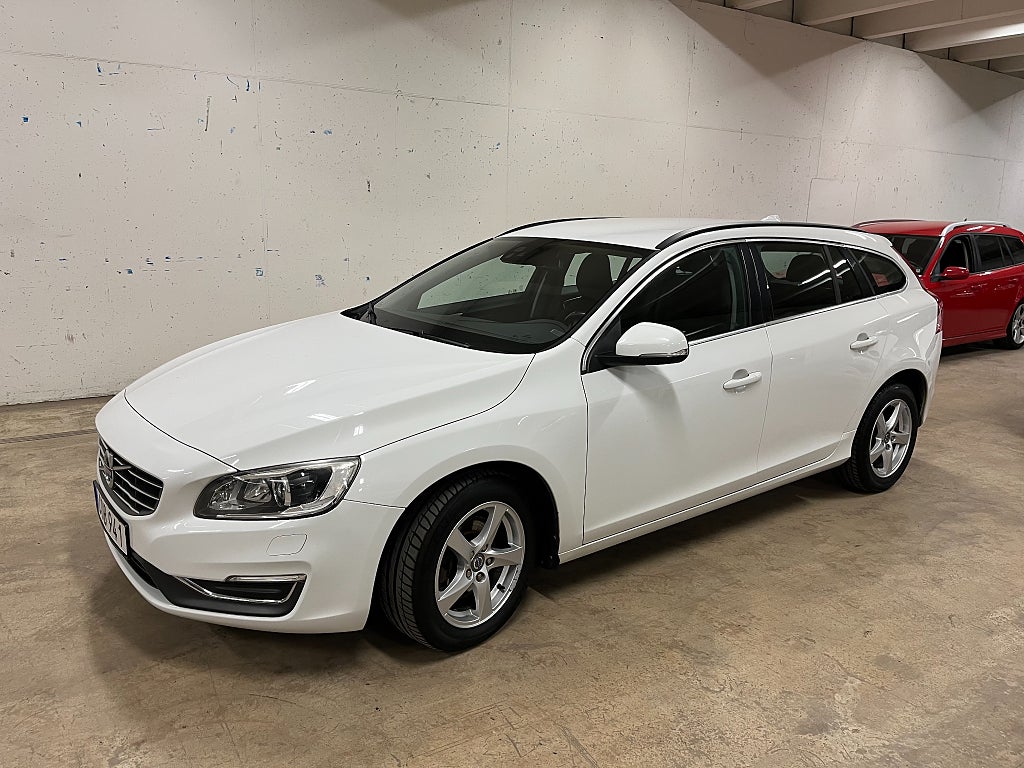 Volvo V60 D4 Momentum Euro 6 2 Brukare sen NY