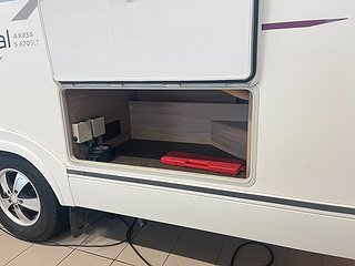 Husbil-halvintegrerad Adria CORAL S 670 SLT 7 av 28
