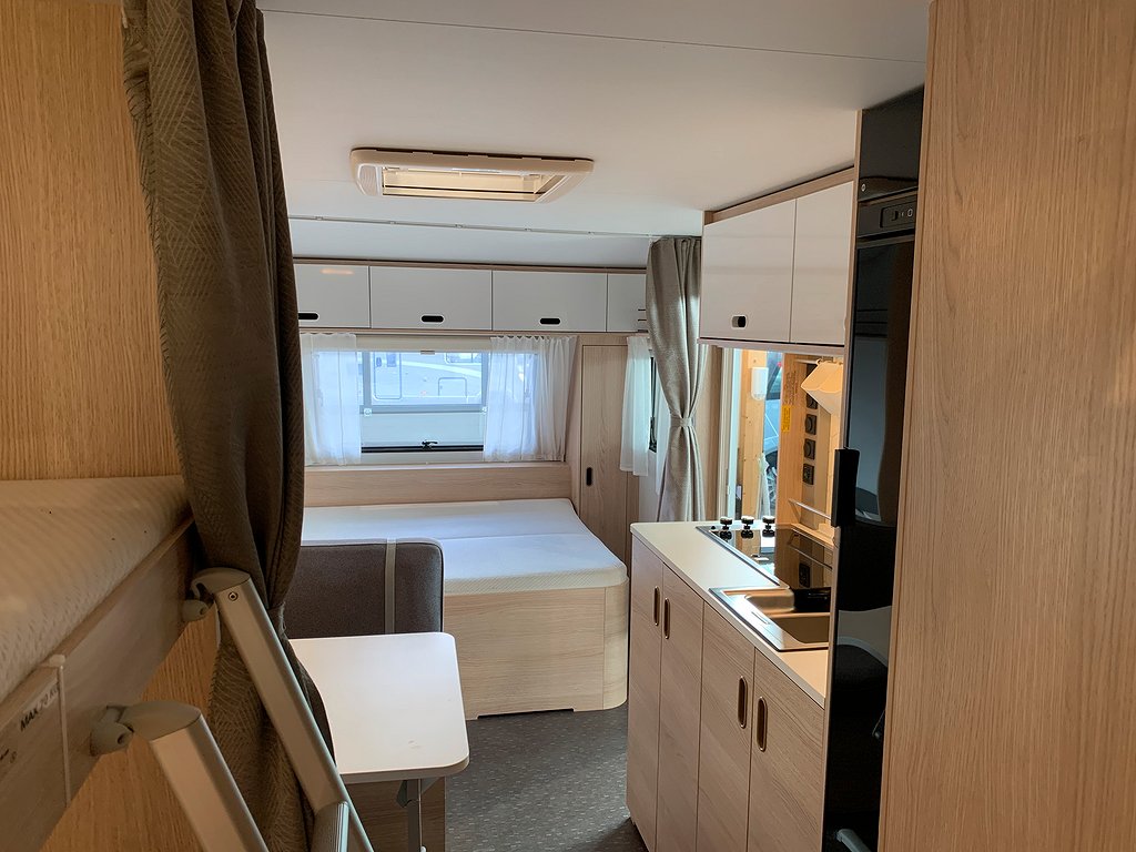 Adria Aviva 563 PT / Barnkammare / 1500kg / 7 bäddar / 3-vån - Adria