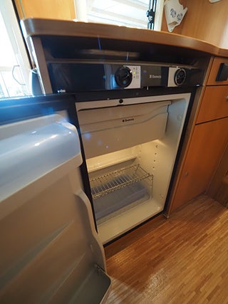 Husbil-integrerad Dethleffs Globebus 17 av 20