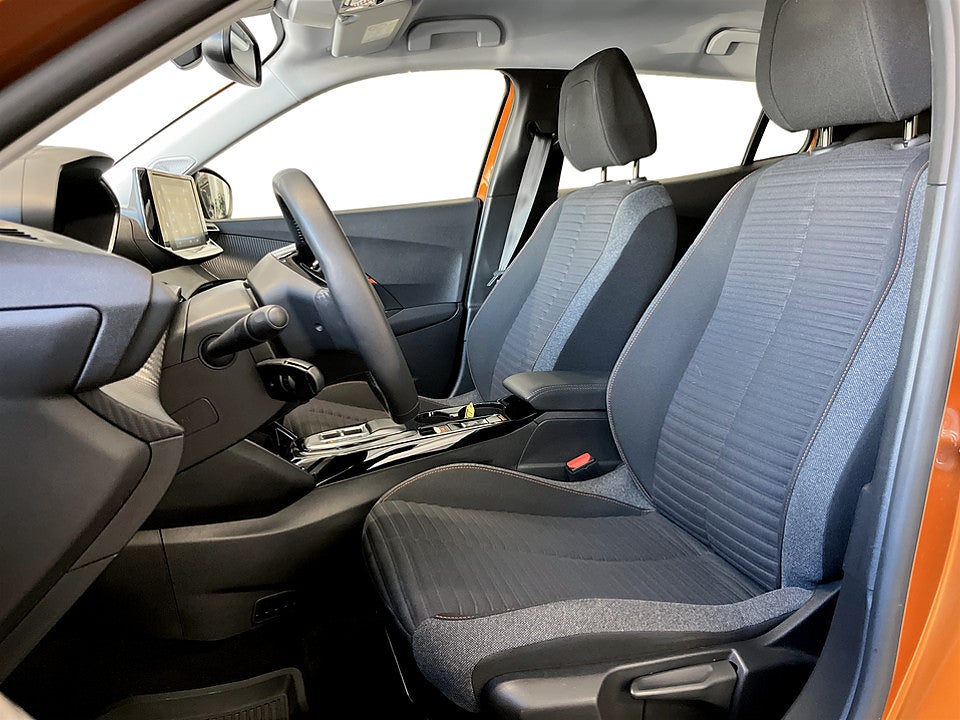 Bild på Peugeot E-2008 Active Pack 50kWh 136hk Aut CARPLAY BACKSENSORER