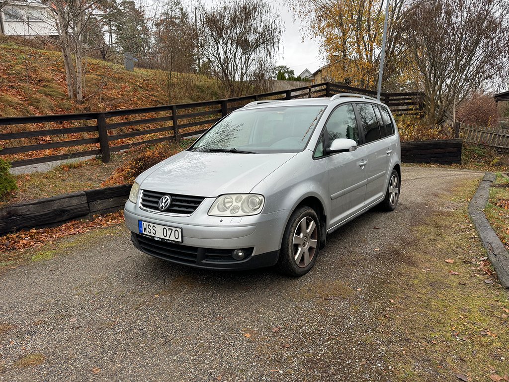 Volkswagen Touran 2.0 FSI TipTronic Highline Euro 4