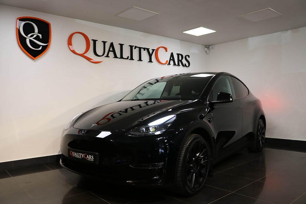 Tesla Model Y Long Range AWD 514Hk / Pano / Värmepump / 360 Kamera
