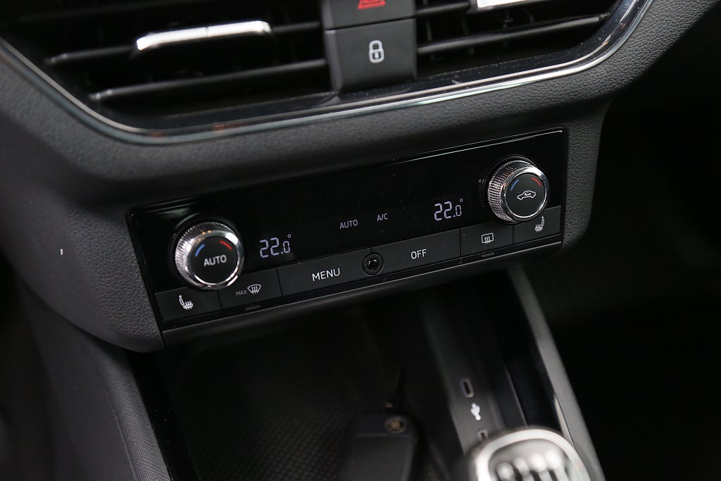 Skoda Scala 1,0 TSI 115hk Style CarPlay P-sensorer 2019