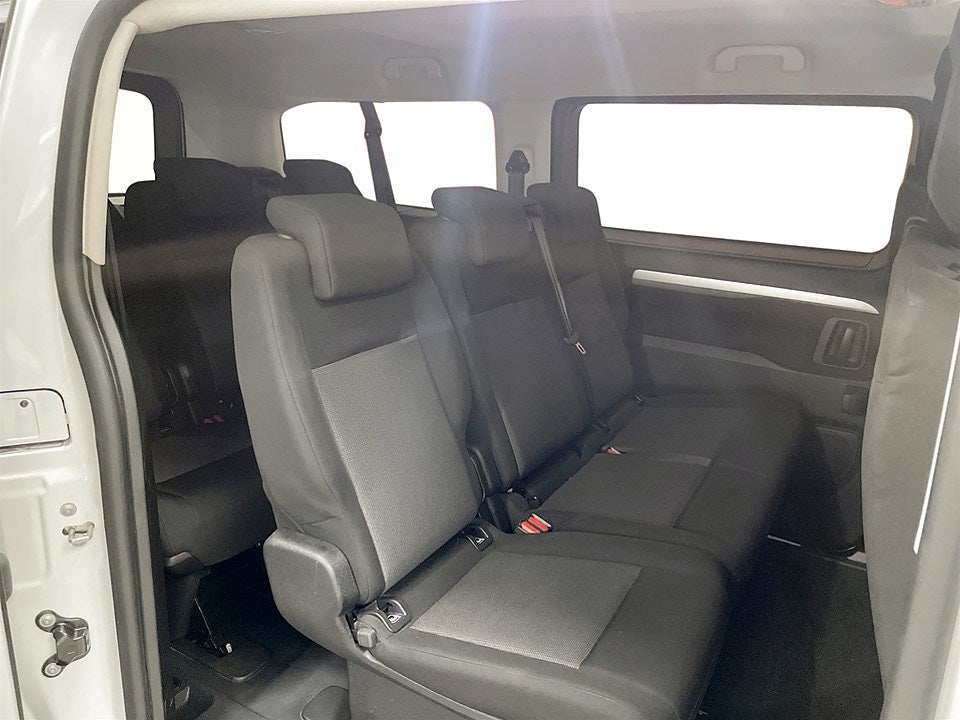 Bild på Citroën ë-Spacetourer Feel 75kWh 136hk L3 - 9-SITS,NAV,B-KAMERA