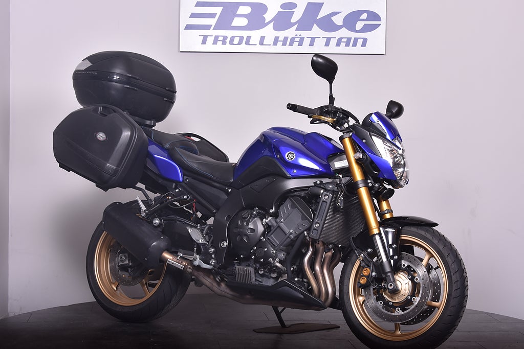 Yamaha FZ8 -N ABS 3 VÄSKOR / SLIP-ON / ÖHLINS !