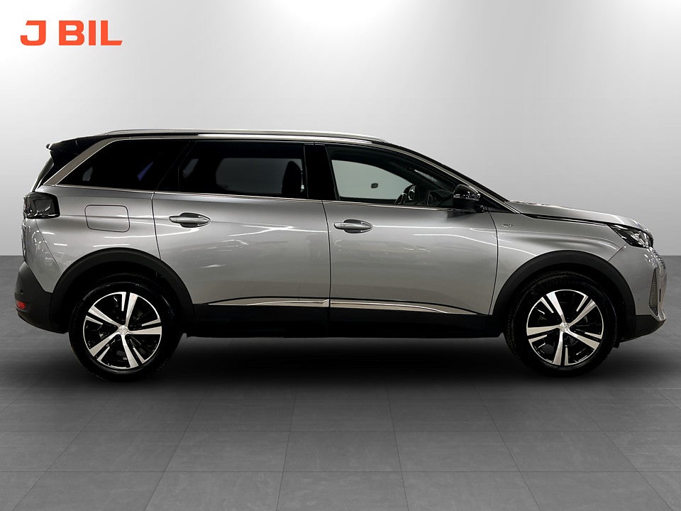 Bild på Peugeot 5008 GT 1.2 PT 130hk Aut 7-SITS B-KAMERA CARPLAY