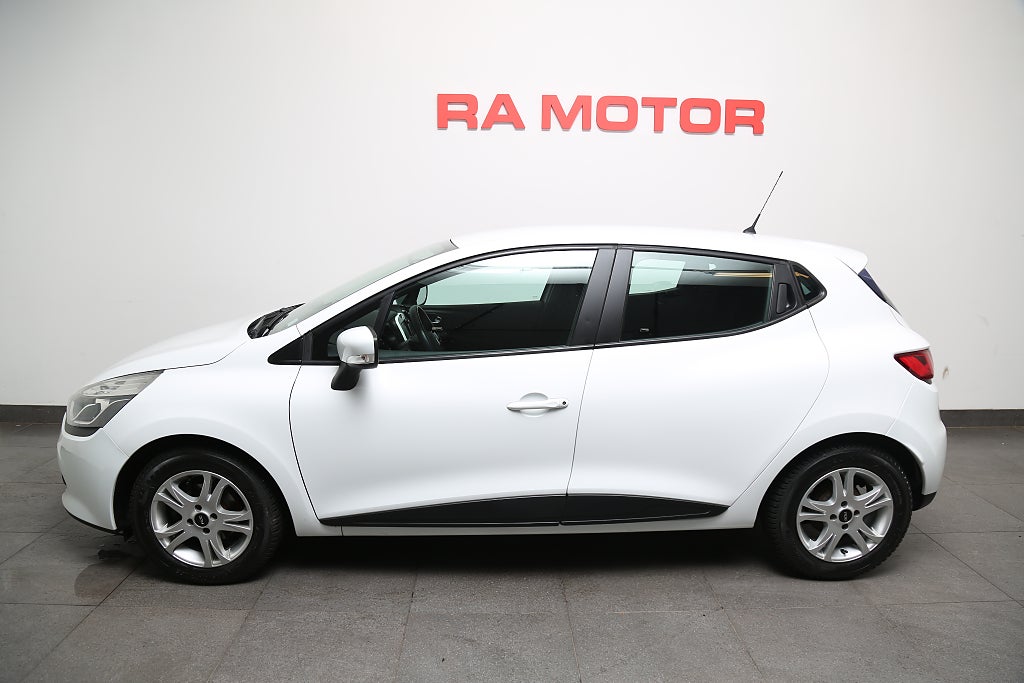 Renault Clio 1,2 75hk Expression 5D | P-Sen | Bluetooth | Nybesikt 2016