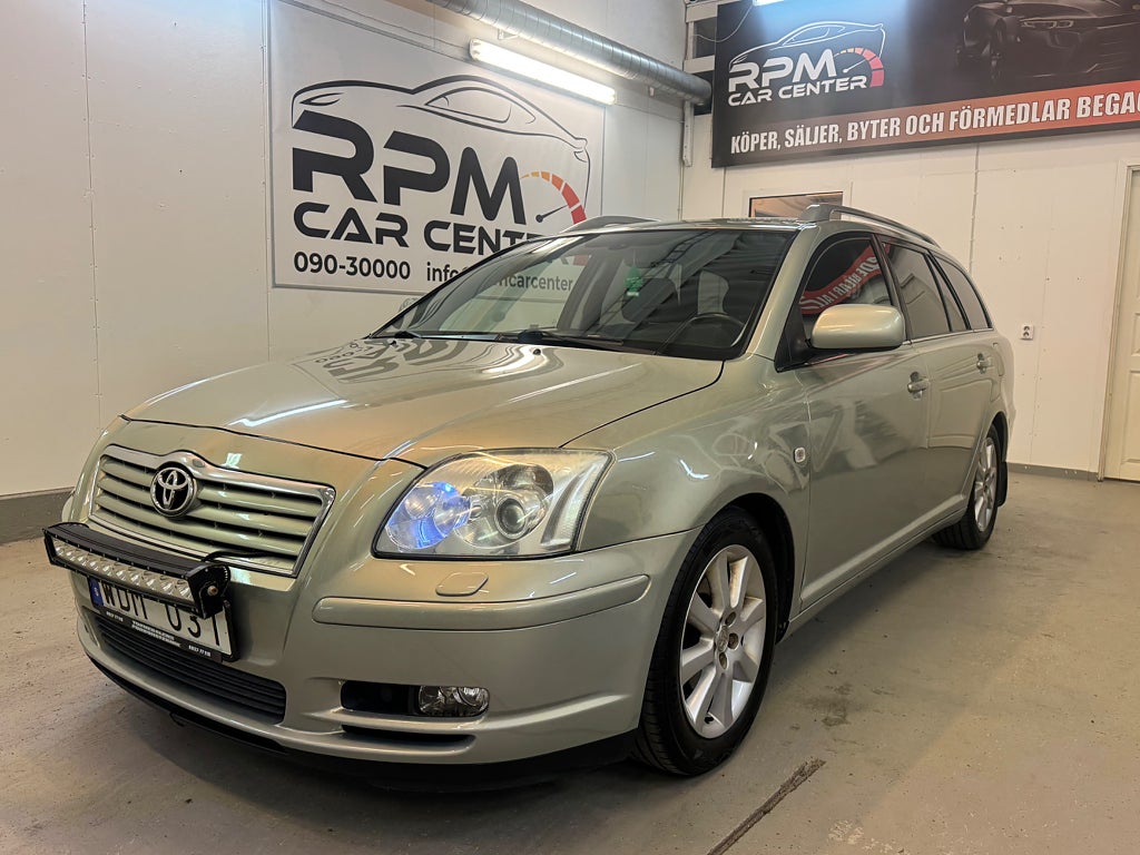 Toyota Avensis Kombi 2.0 D-4 VVT-i/ FullServad 