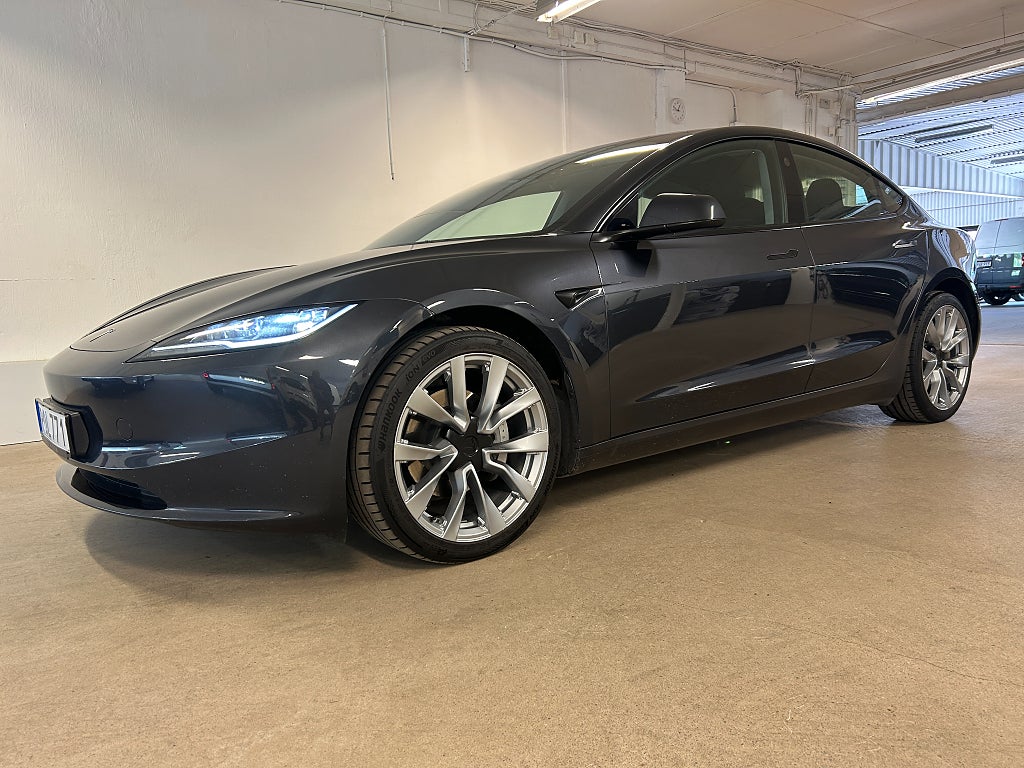 Tesla Model 3 Long Range AWD Highland Autopilot Panorama