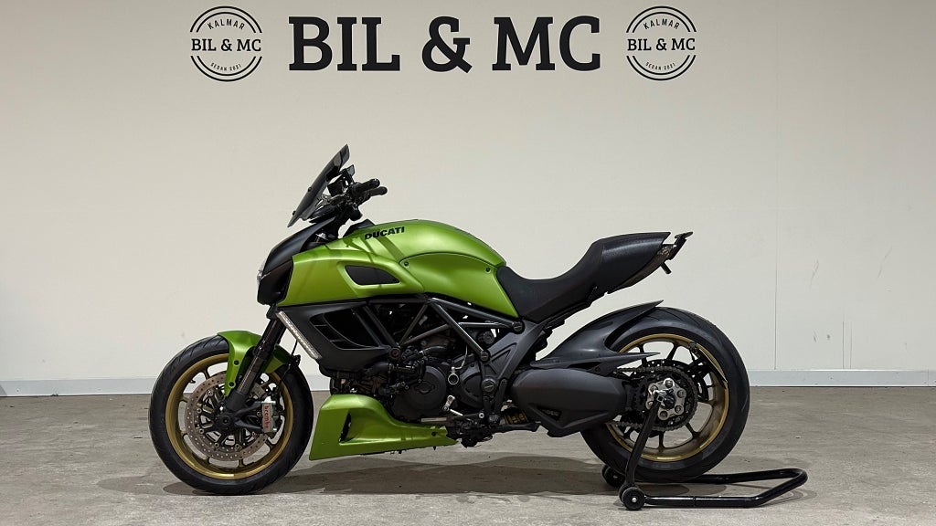 Ducati Diavel Super fint skick 0kr insats 
