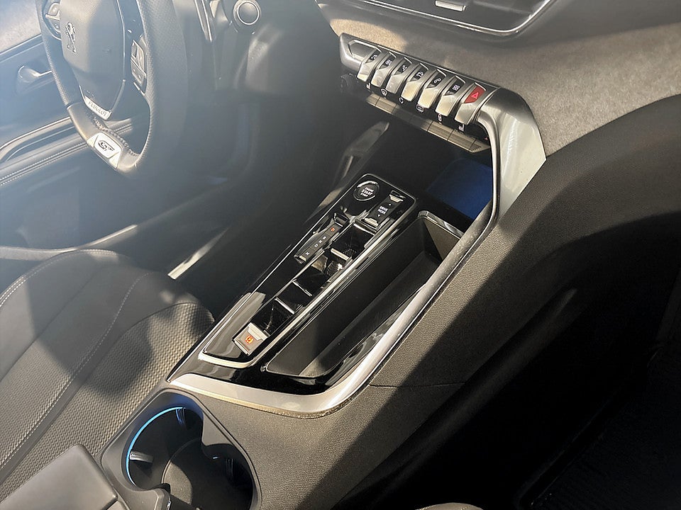 Bild på Peugeot 3008 GT 1.2 PT 130hk Aut B-KAMERA CARPLAY