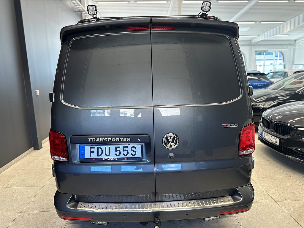 Volkswagen Transporter Kombi T32 2.0TDI 4Motion/SKINN/DRAG/NAV/LED/MOMS/SE-
