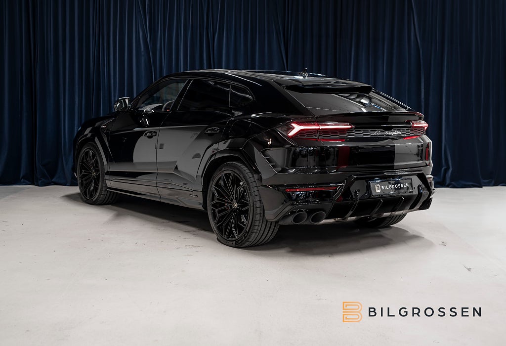 Lamborghini Urus SE Style-P Dark Carbon Adv 3D B&O Nero Helene 23” NY
