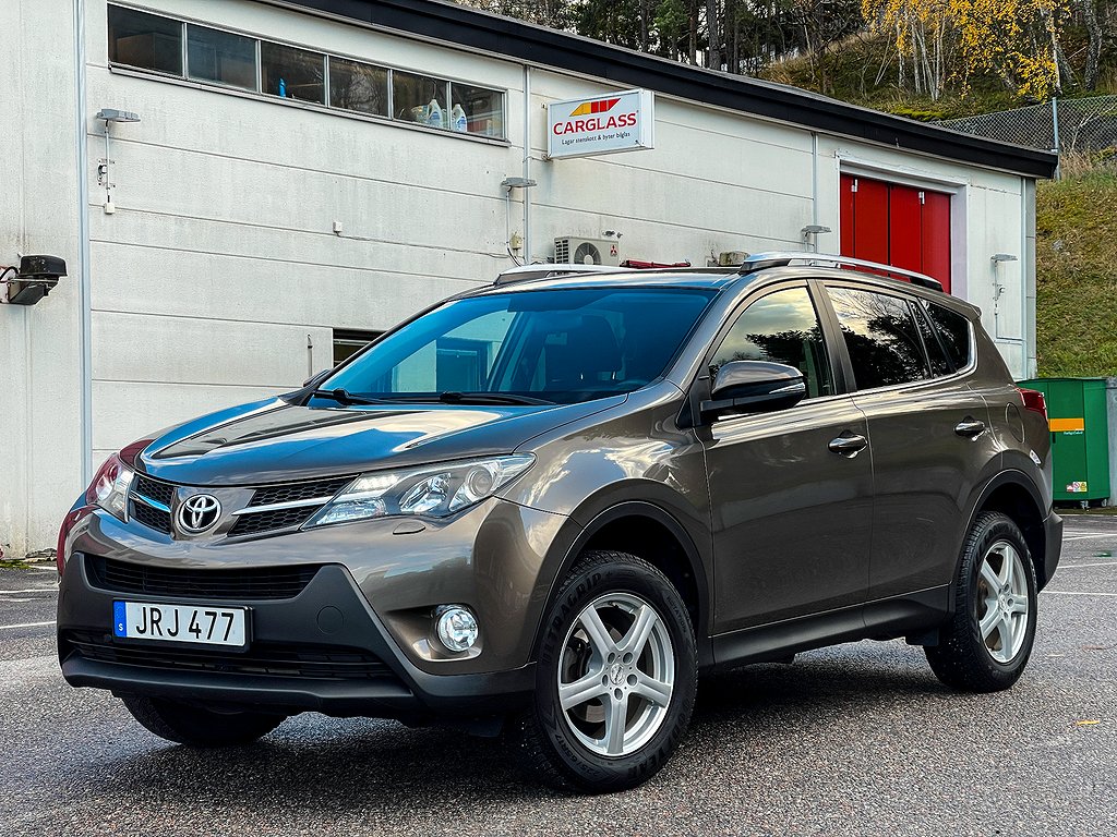 Toyota RAV4 2.0 4WD Nyservad|Vinterhjul