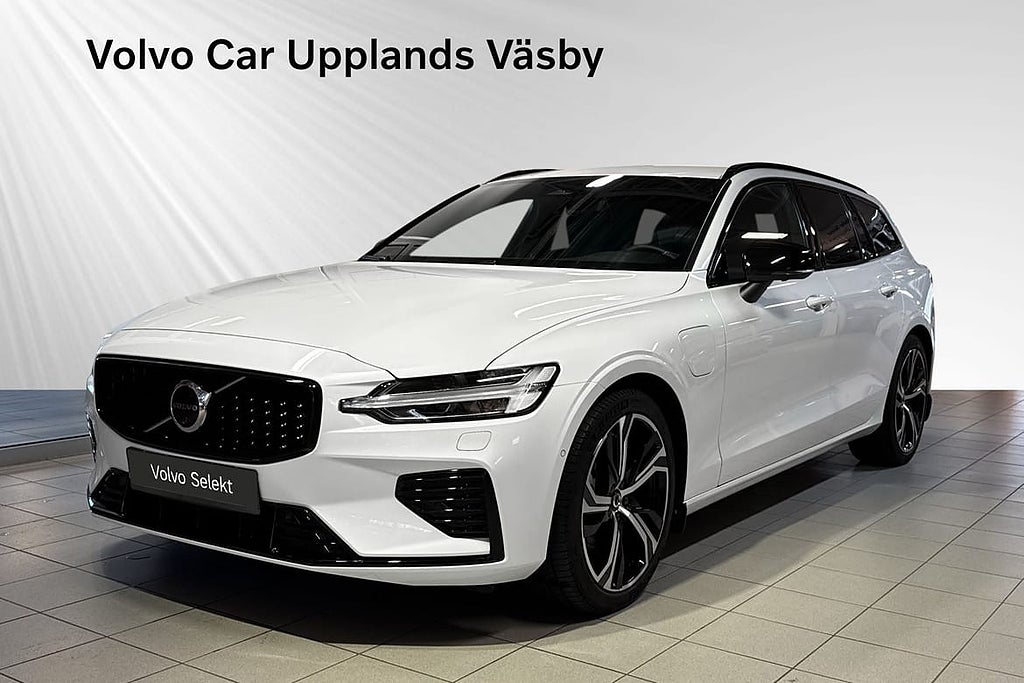 Volvo V60 T6 Plus Dark Edition Drag / H&K / 360 / 19\"