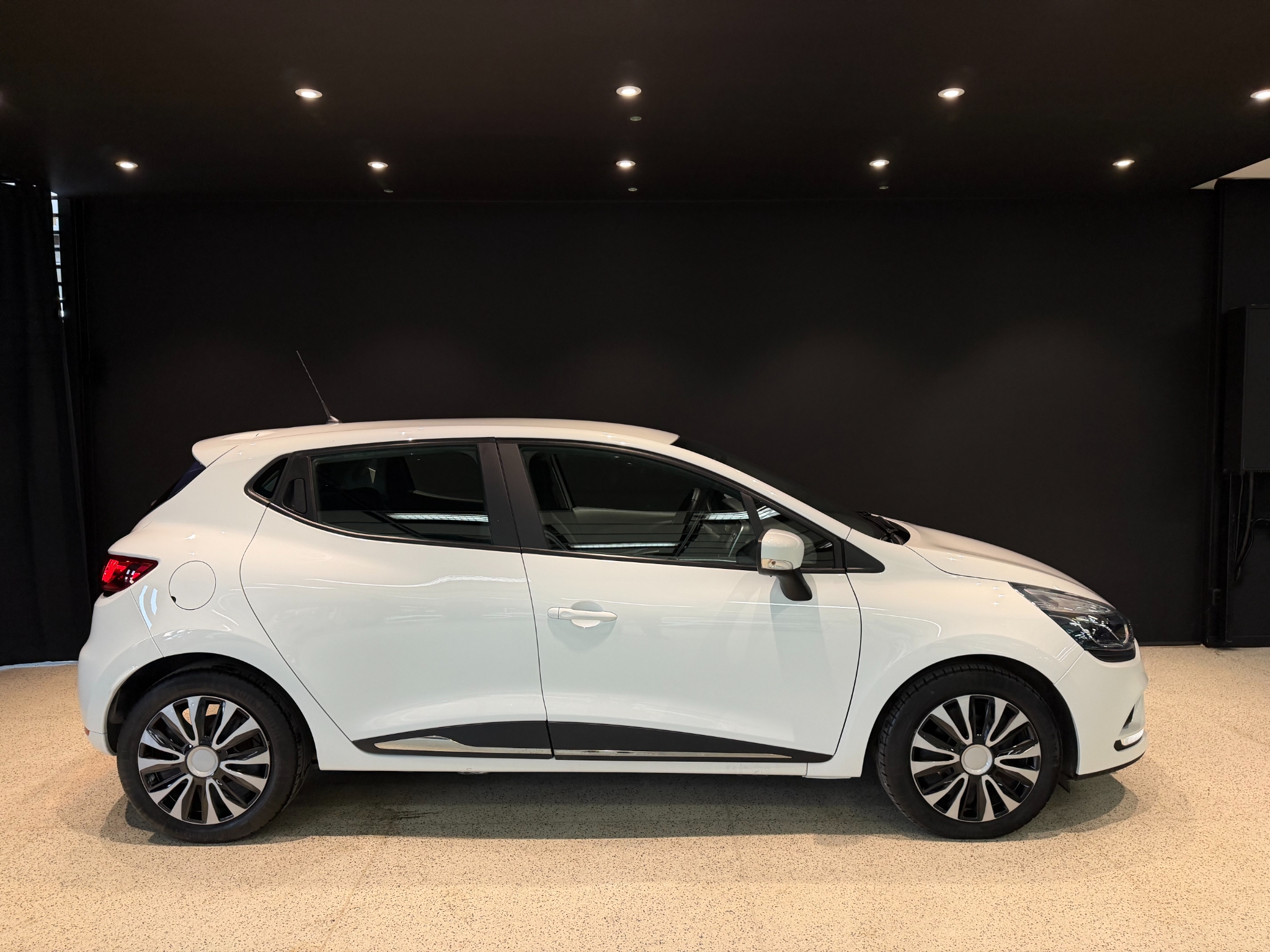 Renault Clio 1.5 dCi Zen 2018, bild 6/47