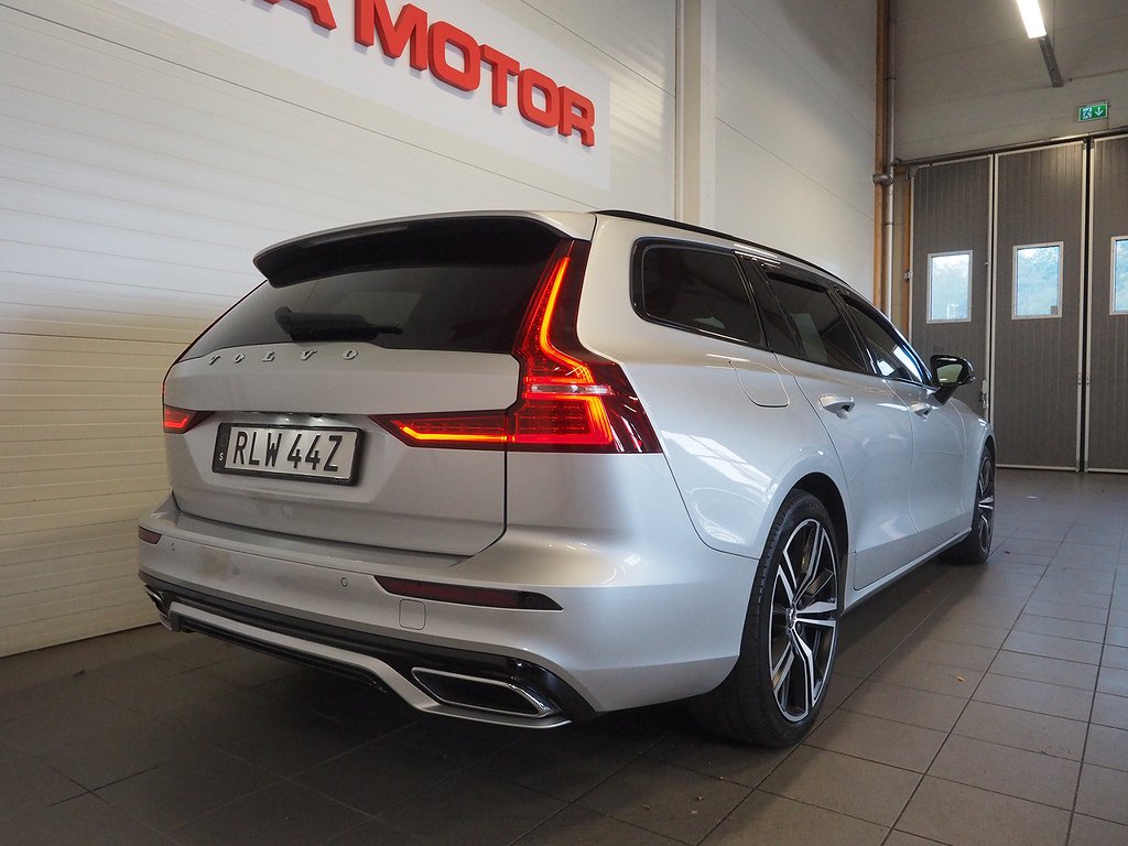 Volvo V60 Recharge T6 AWD 340hk R-Design |Navi|Kamera|Voc| 2022