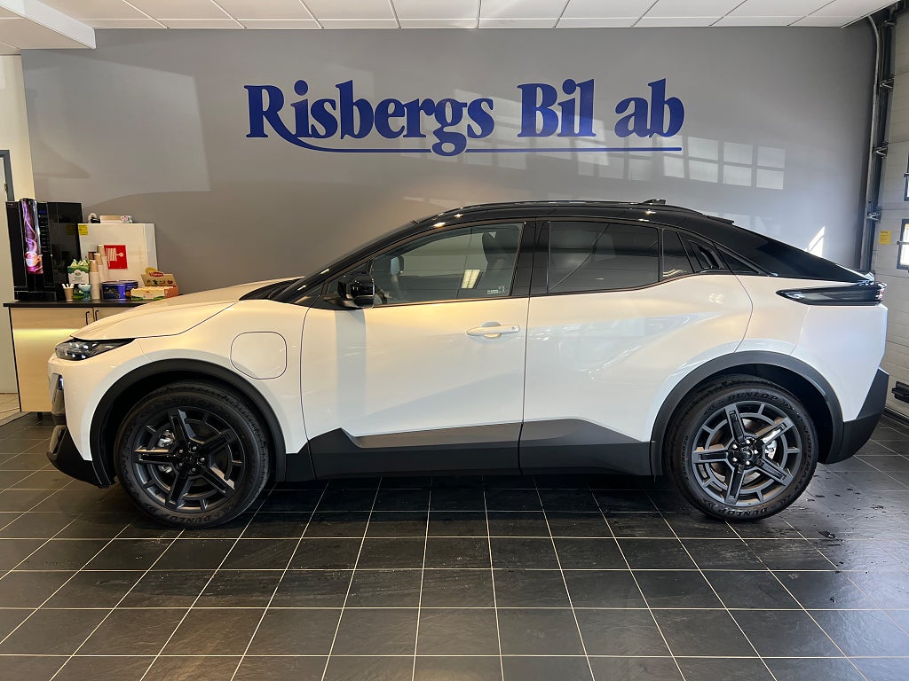 Subaru Uncharted 77 kWh 343HK AWD TOURING + KAMPANJ!