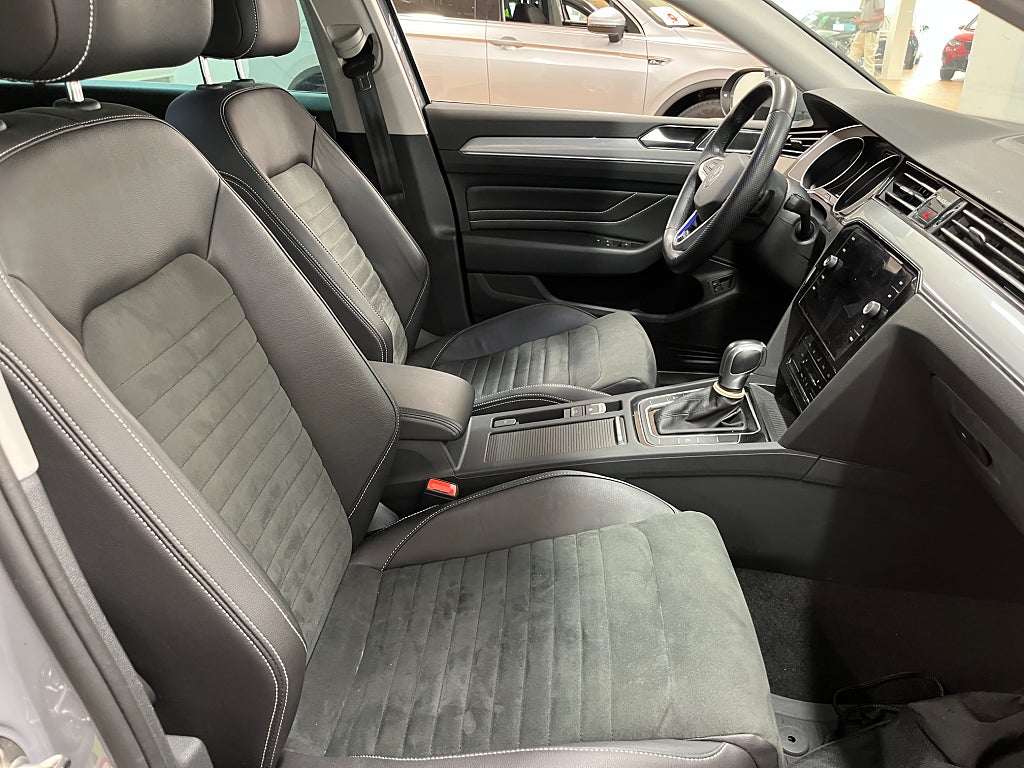 Volkswagen Passat 2023 - miniatyr 17