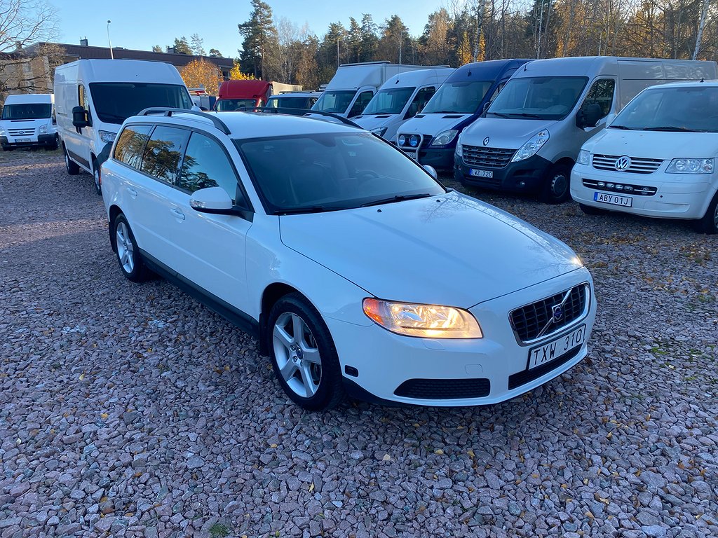 Volvo V70 2.5T Flexifuel Geartronic Kinetic (FD Polis)