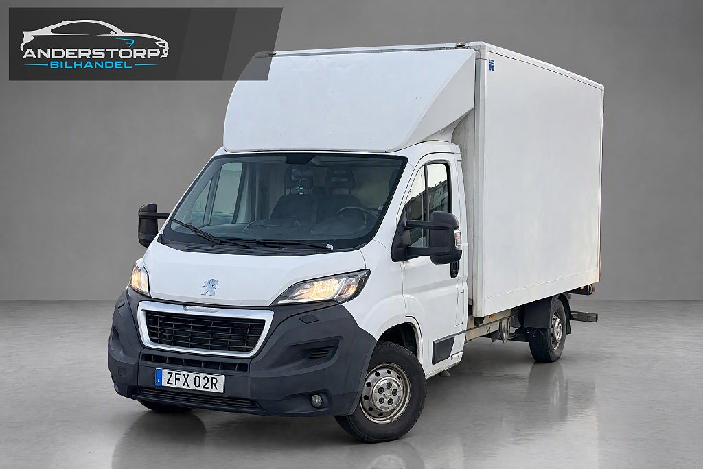 Peugeot Boxer Chassi Cab 335 2.0 BlueHDi / Volymskåp / MOMS / Euro 6