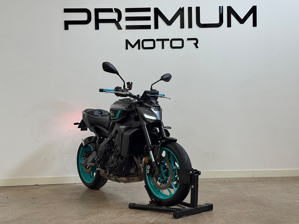 Yamaha MT-09 Cyan Blue  | Quickshift | Navi | Farthållare | 116hk
