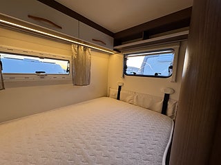 Husbil-alkov Roller Team Noble ART A9000 Elegance 6 bältade platser! 3500kg!Endast b-kort 12 av 20