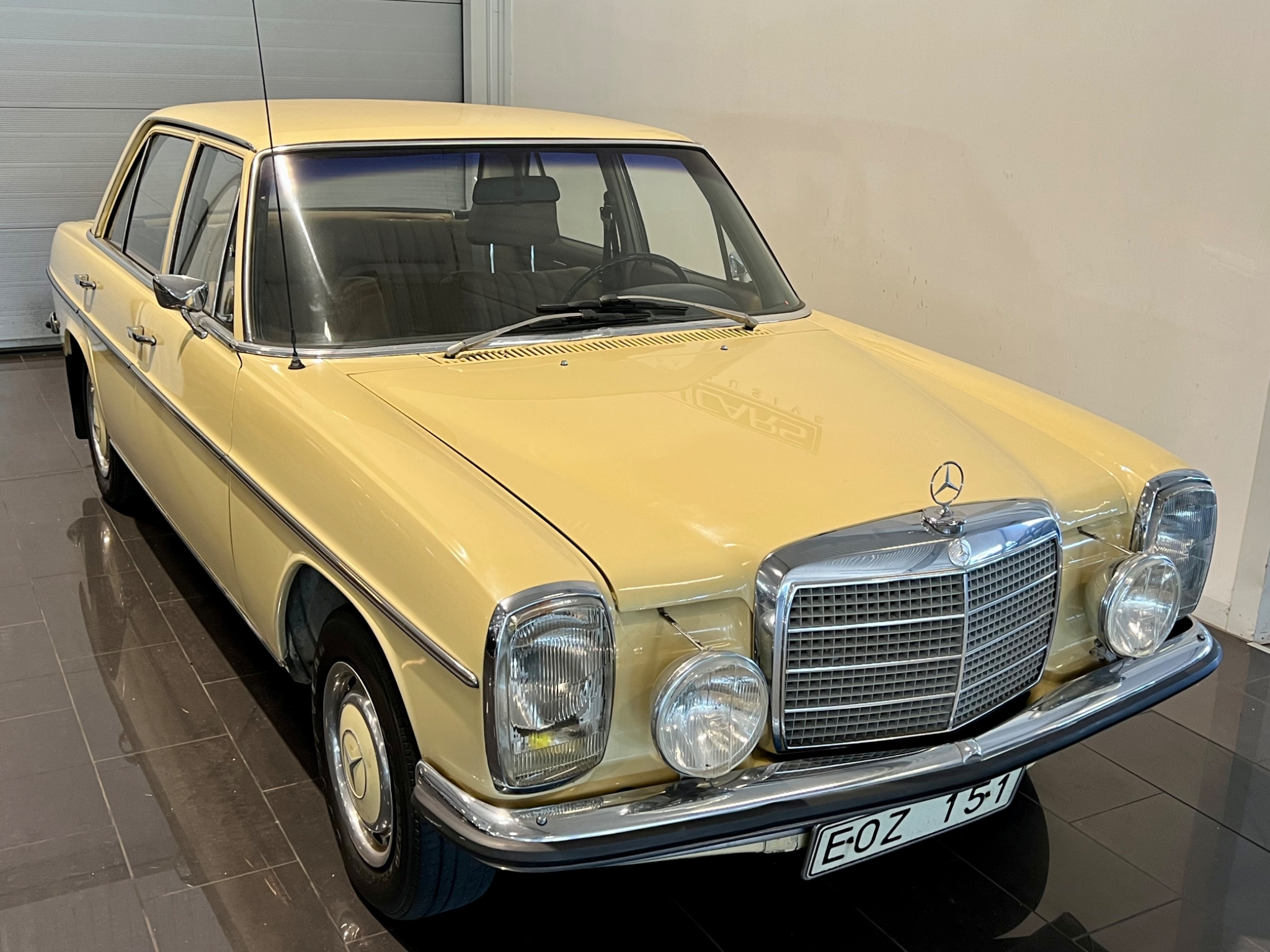Mercedes-Benz 230 Svensksåld 1973, bild 3/23