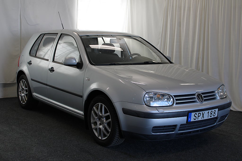 Volkswagen Golf 5-dörrar 1.6| Nybesiktgad | AC | 105hk 