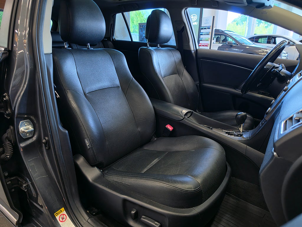 Toyota Avensis kombi 2.2 D-4D Executive / Drag / Skinn / Panorama /