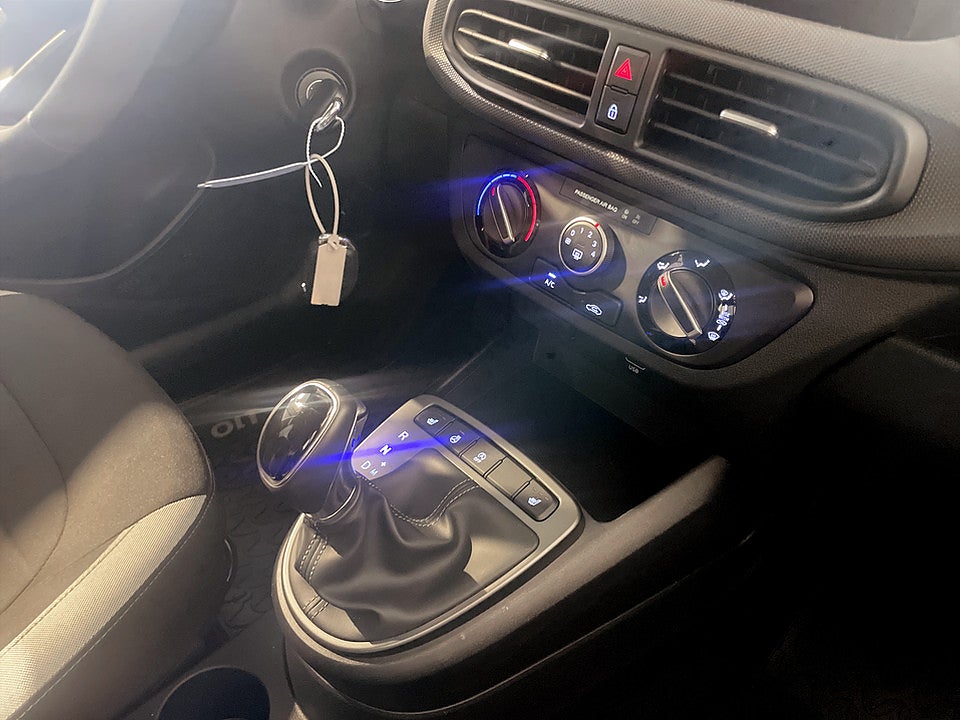 Bild på Hyundai i10 Essential 1.0 Blue 67hk Aut CARPLAY