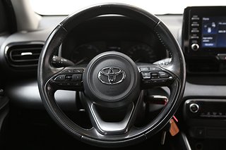 Halvkombi Toyota Yaris 15 av 24