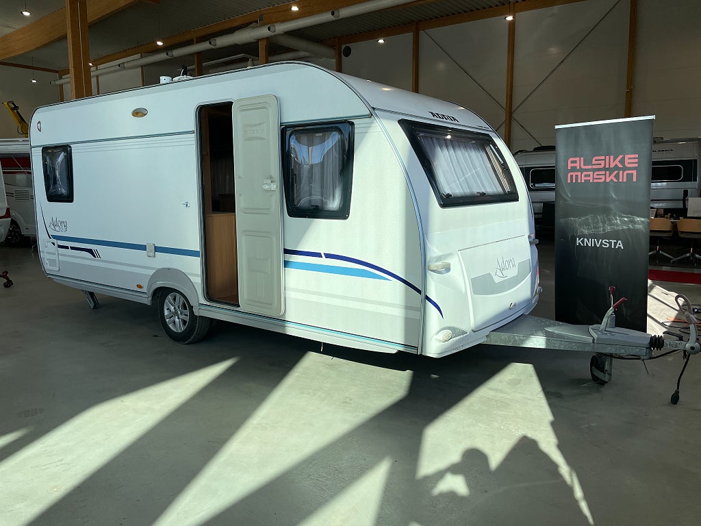 Adria Adora 512 UP /ALDE / Tält / 1199kr/mån / 1290kg / 