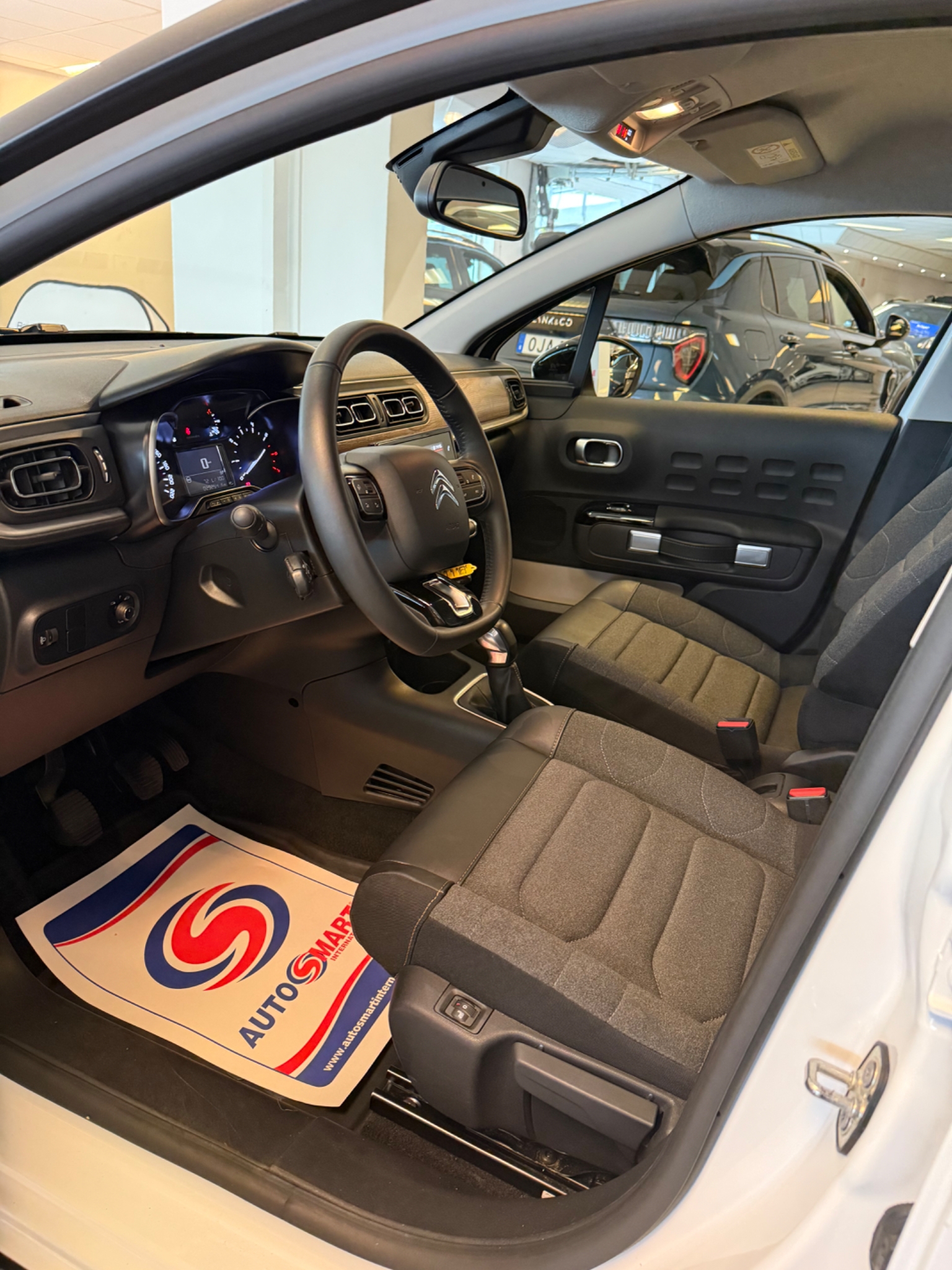 Citroen C3 1.2 PureTech 2023, photo 7/10