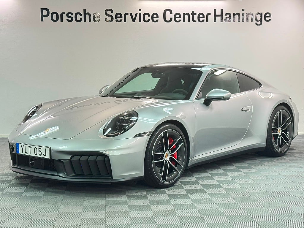 Porsche 911 992.2 Carrera 4 GTS