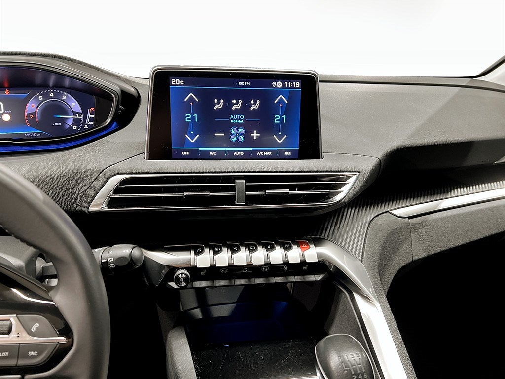 Bild på Peugeot 5008 Active 1.2 PT 130hk - P-SENSORER, CARPLAY