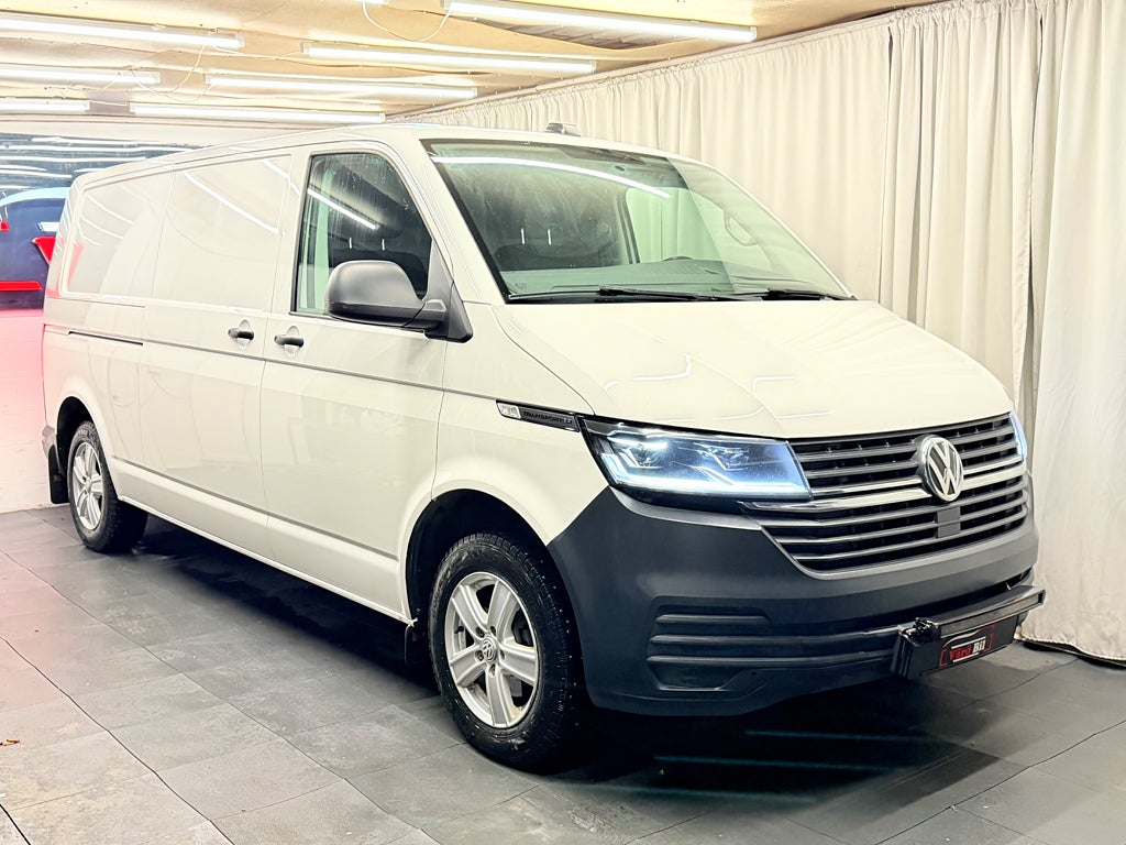 Volkswagen Transporter T28 2.0 TDI l MOMS l En ägare l Inredd | 2xDörrar