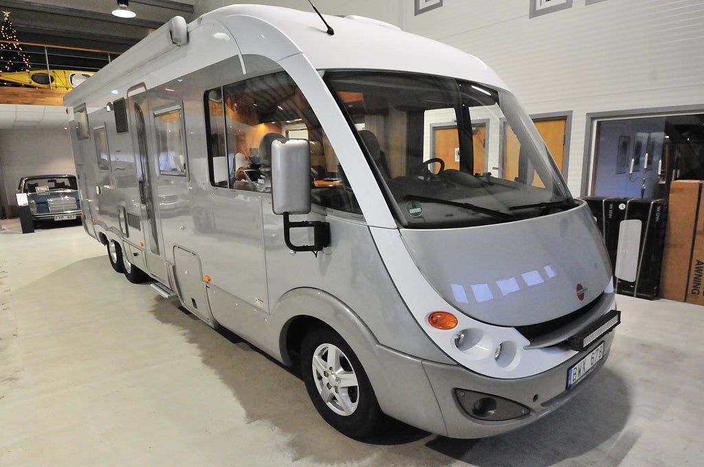 Bürstner Elegance I710 Hyd Stödben ALDE Långbäddar 3701 mil 