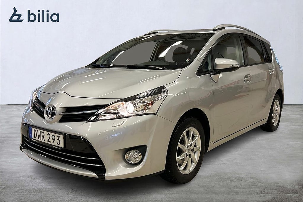 Toyota Verso 1,8 MANUELL INTENSE EDITION HALVSKINN