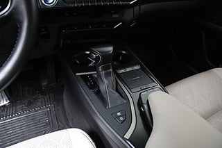 SUV Lexus UX 23 av 27