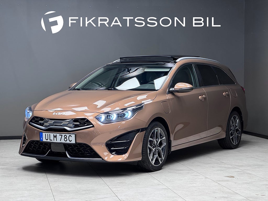 Kia Ceed SW Plug-in Advance Plus 2 / Pano / Läder / Värmare