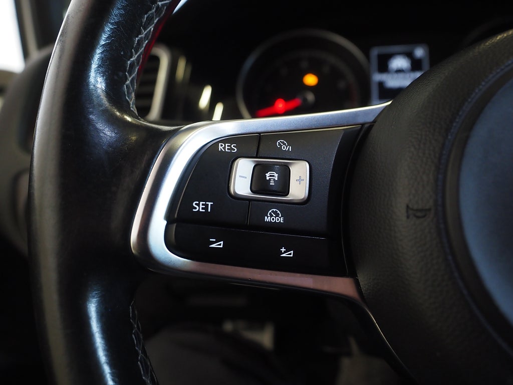 Volkswagen Golf 1.4 TSI 150hk DSG Automat R-Line Adaptiv Farthållare 2017