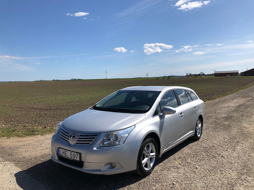 Toyota Avensis 2,0 Kombi 152hk Dragkrok