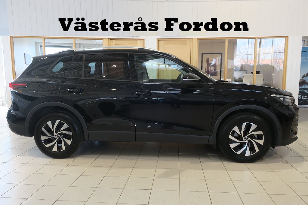 Volkswagen Tiguan 1.5 eTSI Life Drag Värmare Keyless Kamera 